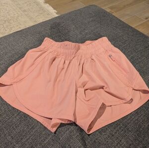Lululemon tracker shorts